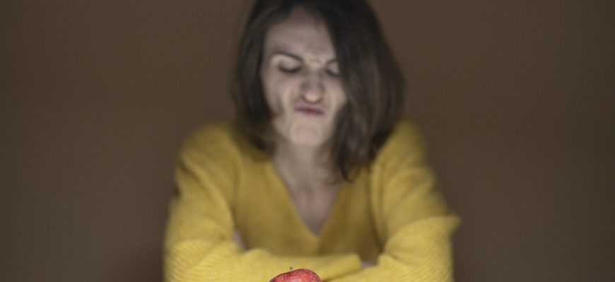 Apple Red Diet Lose Weight Health  - Engin_Akyurt / Pixabay